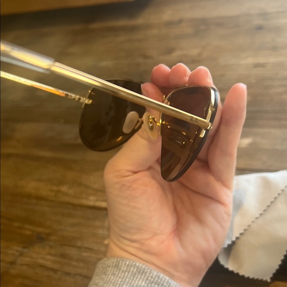 Ray-Ban Gold Aviator Sunglasses with Mirrored Lenses - Picture 6 of 7